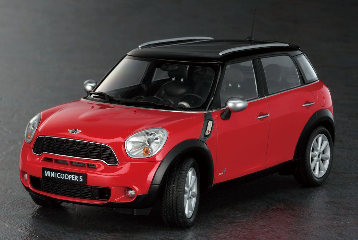 Foto de la maqueta del coche Mini Cooper S Countryman All 4 en escala 1:24 de Hasegawa referencia 24121