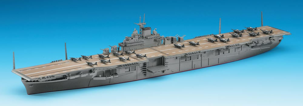 Foto del portaviones norteamericano USS Essex en escala 1:700 de Hasegawa referencia WL707