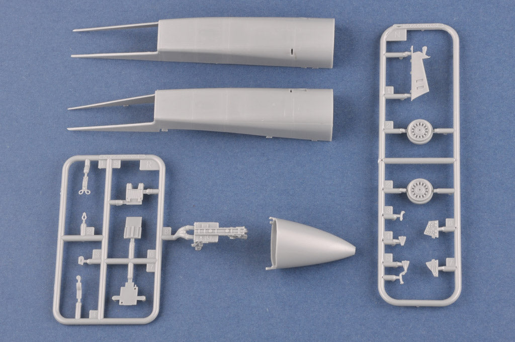 Piezas 11 de la maqueta del F-14A iraní en escala 1:48 de Hobby Boss referencia 81771