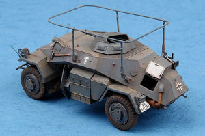 HOBBYBOSS (1/35) Sd.Kfz.  223 Leichter Panzerspähwagen Funk