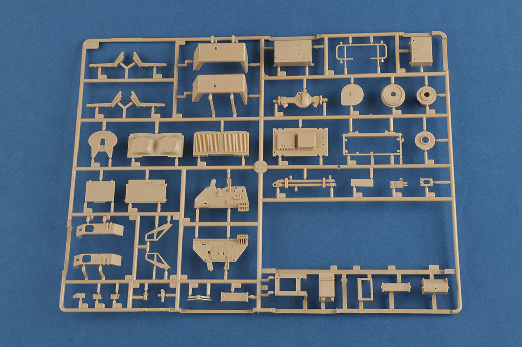 Piezas 3 de la maqueta pintada del camión pesado británico Scammell Commander en escala 1:35 de Hobby Boss referencia 85527