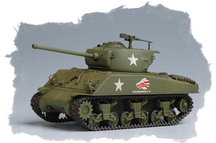 Foto frontal de la maqueta del tanque M4A3 Sherman en escala 1:48 de Hobby Boss referencia 84805
