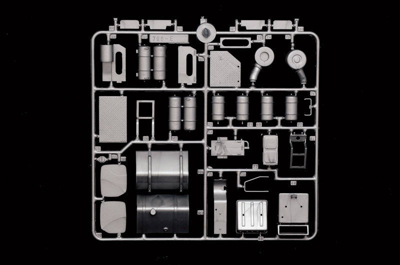 Piezas 4 de la maqueta del camión IVECO 190.38 Cow boy en escala 1:24 de Italeri referencia 90767