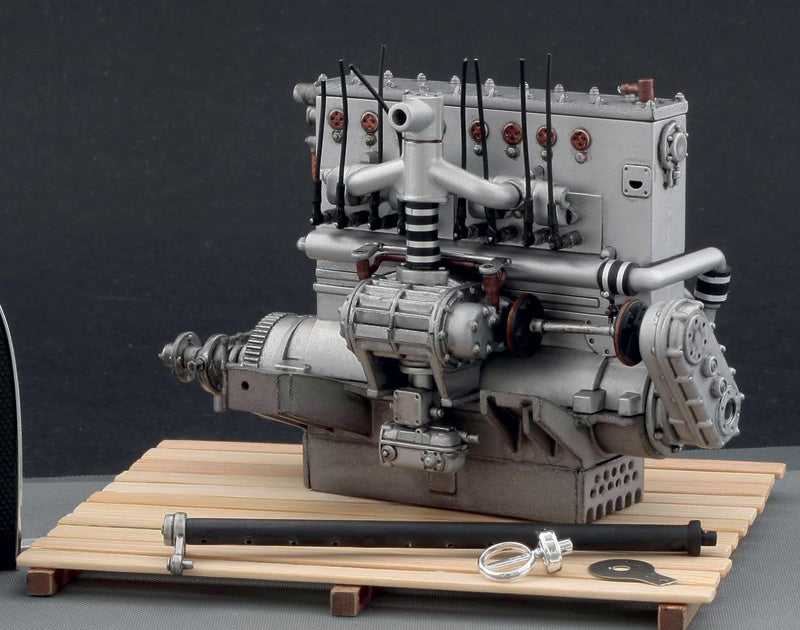 Foto detalle del motor de la maqueta del Bugatti Type 35B de Fórmula 1 de 1928 en escala 1:12 de Italeri referencia 4716