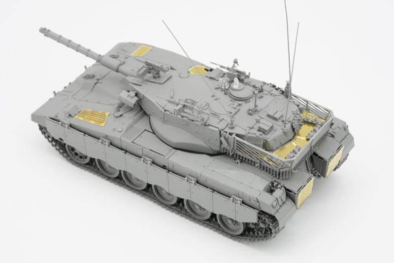 Vista lateral izquierda de la maqueta del carro de combate israelí Merkava Mk.2 con interiores en escala 1:35 de Border Model referencia BT-055