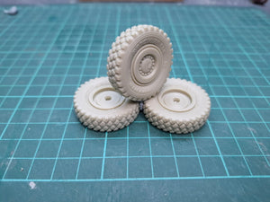 Juego completo de 8 ruedas Michelin X de resina para la maqueta del blindado español Centauro de Trumpeter