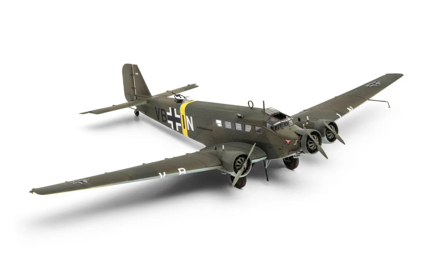 Foto frontal decoración 3 de la maqueta del avión de transporte alemán Junker Ju-52/3m en escala 1:72 de Airfix referencia A08022