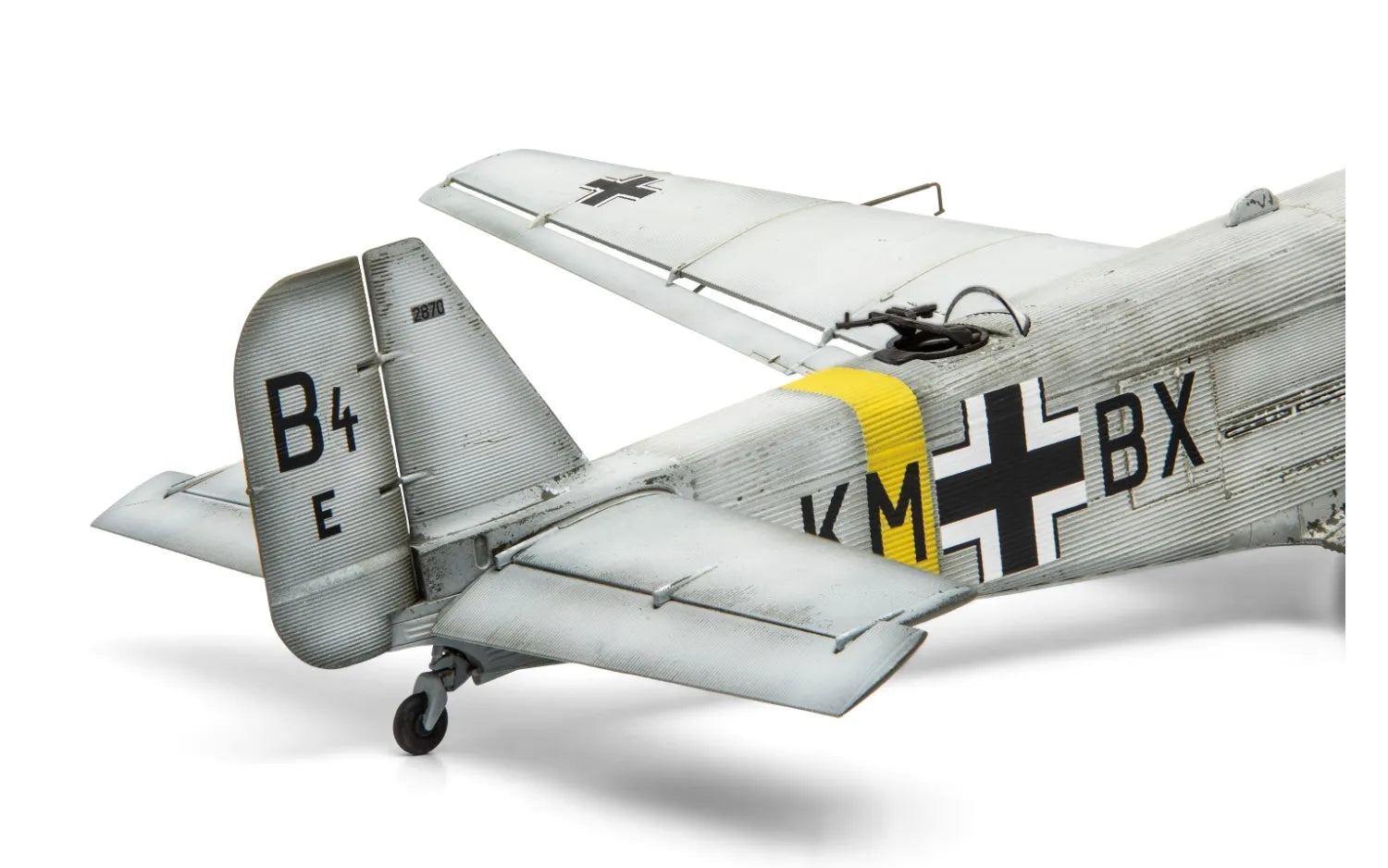 Detalle de la trasera con la decoración 1 de la maqueta del avión de transporte alemán Junker Ju-52/3m en escala 1:72 de Airfix referencia A08022