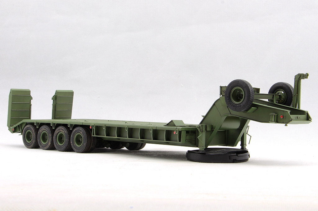 Vista frontal del trailer de la maqueta del camión militar M911 C-HET con remolque Talbert de 64 toneladas en escala 1:35 de Hobbyboss referencia 85524