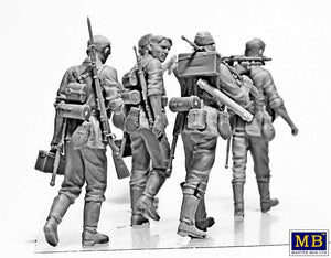 Foto trasera derecha de las figuras de soldados alemanes en verano de 1941 en escala 1:35 de Master Box referencia 35249