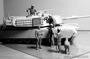 MASTER BOX (1/35) Moderne US-Panzerbesatzungen in Afghanistan. „Können wir eines Ihrer Schafe zum Grillen kaufen?“