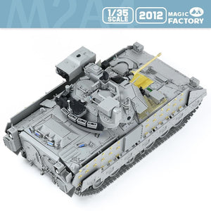 Foto trasera de la maqueta del vehículo blindado M2A4 Bradley en escala 1:35 de Magic Factory referencia 2012