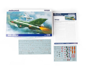 Contenido de la caja de la maqueta del MIG-21 PFM en escala 1:48 de Eduard con referencia 84202
