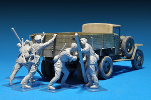 MINIART (1/35) Sowjetische Soldaten drängen