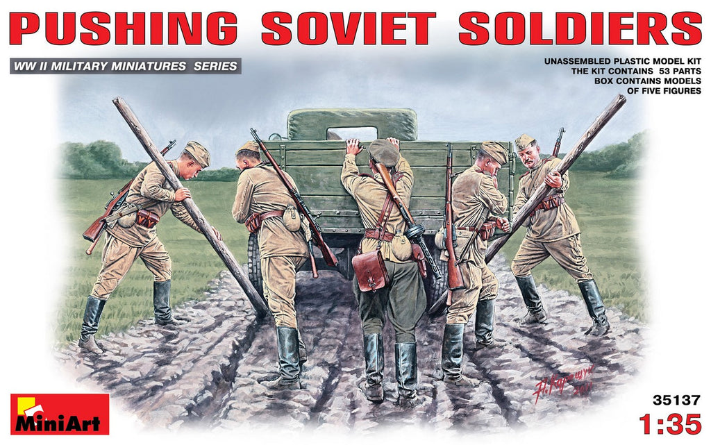 MINIART (1/35) Pushing Soviet Soldiers