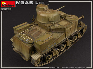 Foto trasera de la maqueta del tanque americano M3A5 Lee en escala 1:35 de Miniart referencia 35279