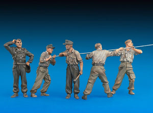 MINIART (1/35) German Tank Crew at Work