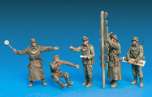 MINIART (1/35) German Feldgendarmerie