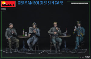 MINIART (1/35) German Soldiers In Cafe