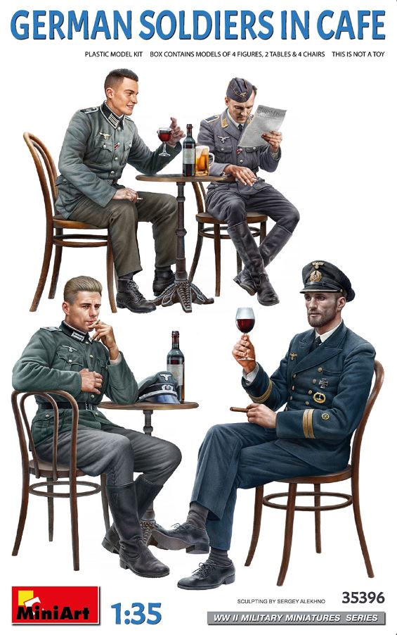 MINIART (1/35) German Soldiers In Cafe