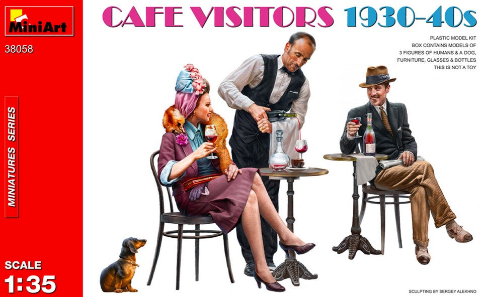 MINIART (1/35) Cafe Visitors 1930-40s