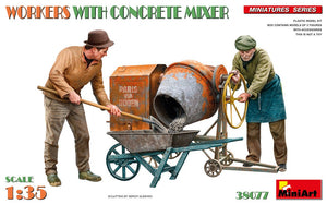 MINIART (1/35) Workers With Concrete Mixer