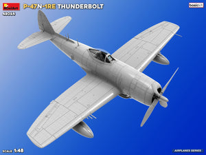 Vista lateral de la maqueta del caza P-47N-1RE Thunderbolt en escala 1:48 de Miniart referencia 48064