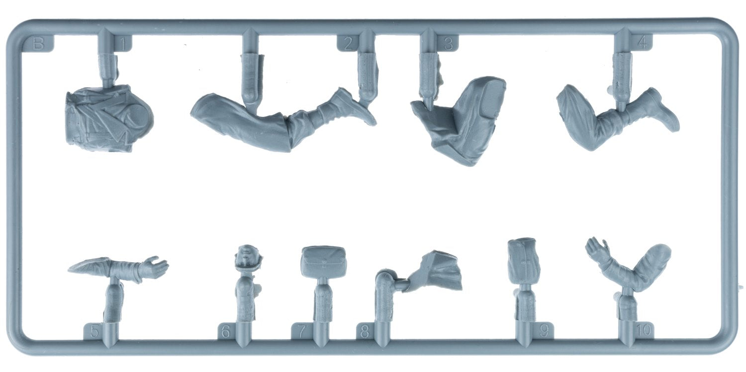 Grapa 4 de la maqueta con figuras de soldados americanos subidos a un tanque en escala 1:35 de MIniart referencia 53045