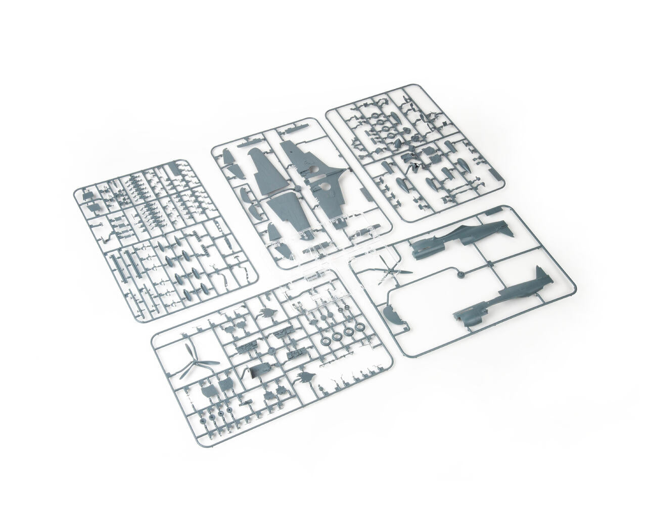 Piezas de la maqueta del caza P-40E en escala 1:48 de Eduard referencia 84207