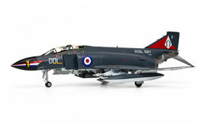Foto lateral de la maqueta del cazabombardero británico Phantom FG.1 en escala 1:48 de Airfix referencia A12015