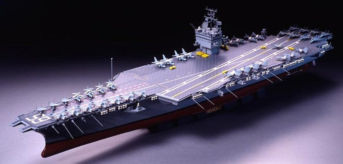 Portaviones CVN-65 Enterprise en escala 1:350 de Tamiya referencia 78007 Vista frontal