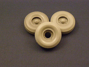 PANZER ART (1/35) Road wheels with spare for Sd.Kfz.9 “FAMO”