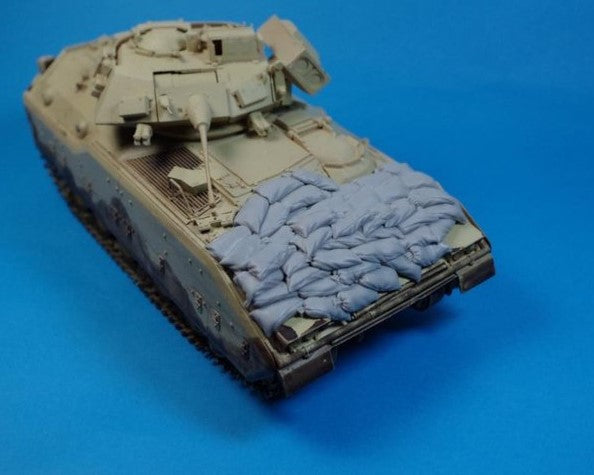 PANZER ART (1/35) Sand armor for M2 "Bradley"