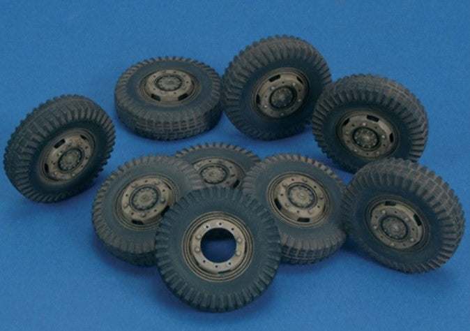 ROYAL MODEL (1/35) Wheels Sd. Kfz. 234/ 1 Puma