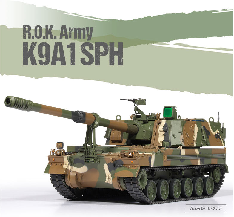 Foto frontal de la maqueta del cañón autopropulsado coreano K9 Thunder en escala 1:35 de Academy referencia 13561