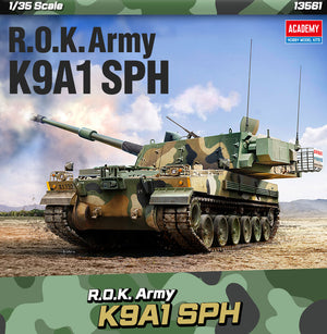 Portada de la caja de la maqueta del cañón autopropulsado coreano K9 Thunder en escala 1:35 de Academy referencia 13561