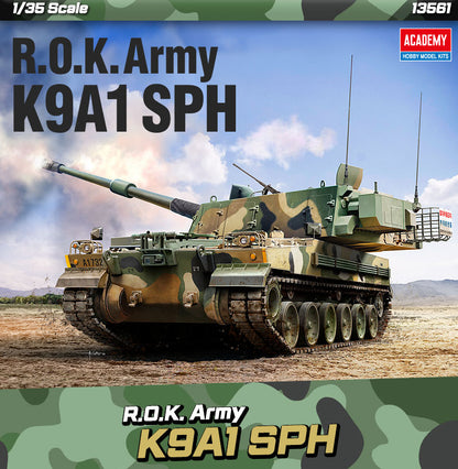 Portada de la caja de la maqueta del cañón autopropulsado coreano K9 Thunder en escala 1:35 de Academy referencia 13561