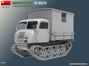 Vista frontal de la maqueta del Raupenschlepper OST RSO/01 con casamata de madera en escala 1:35 de Miniart referencia 53048