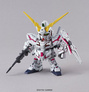 Vista frontal de la figura del SD Gundam RX-0 Unicorn Gundaml de Bandai referencia 65619