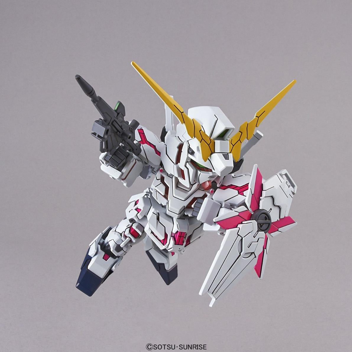 Vista saltando de la figura del SD Gundam RX-0 Unicorn Gundaml de Bandai referencia 65619