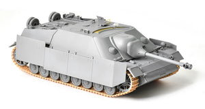 Foto frontal derecha de la maqueta del cazacarros Jagdpanzer IV A0 en escala 1:35 de Dragon referencia 6843