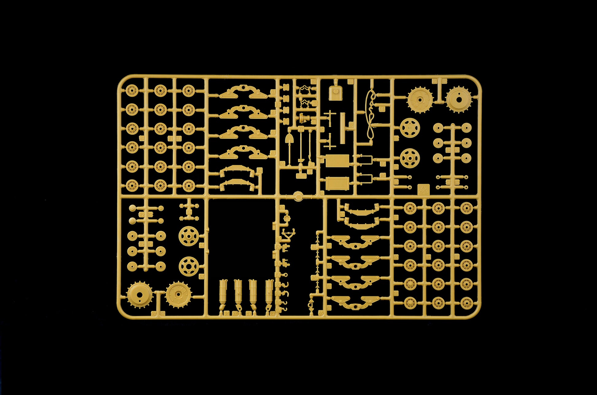 Grapa 3 de la maqueta del carro italiano Semovente M2 en versión mejorada en escala 1:35 de Italeri referencia 6759