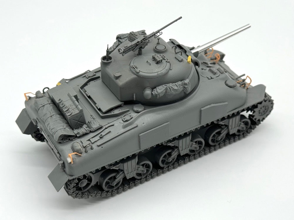 Foto lateral derecha de la maqueta del Sherman M4A1 Late en escala 1:35 de Border Model con referencia BT-056