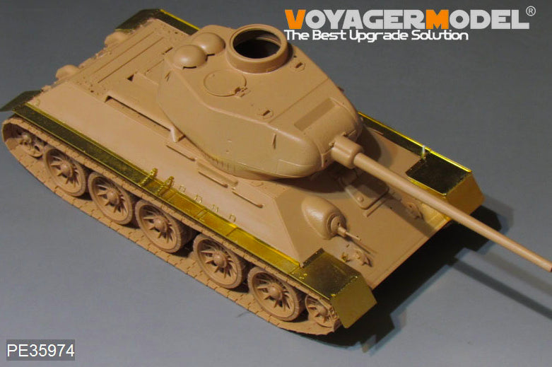 Foto lateral derecha del T34/85 del set de mejora de guardabarros en escala 1:35 de Voyager Model referencia PE35974