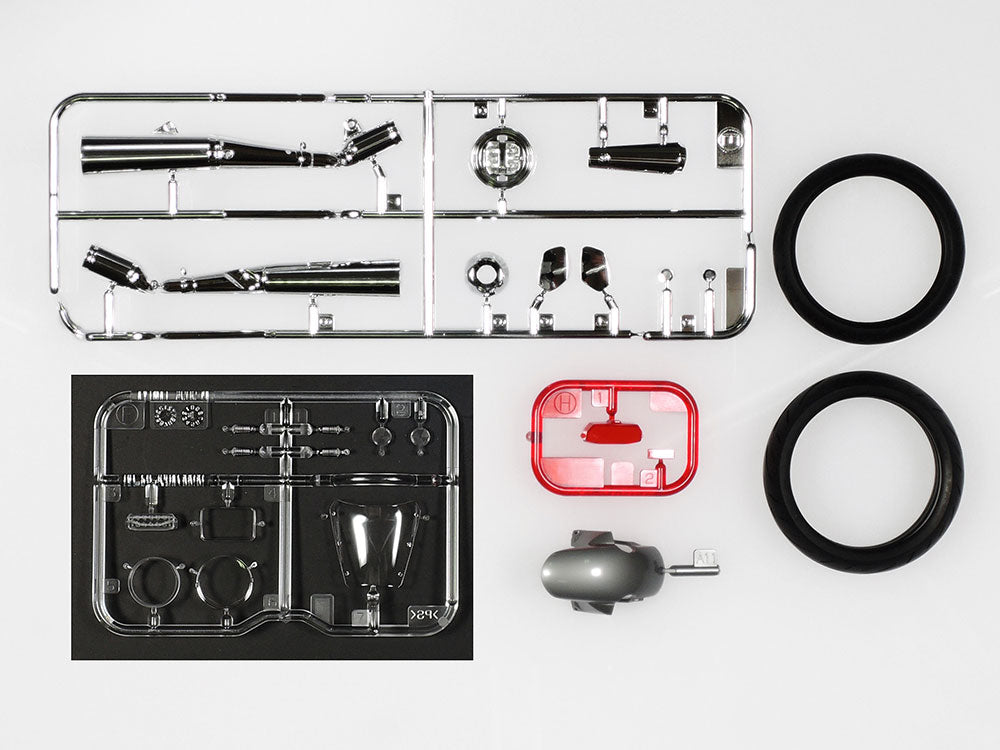 Piezas 4 de la maqueta de la motocicleta Honda CB1000F en escala 1:12 de Tamiya referencia 14144