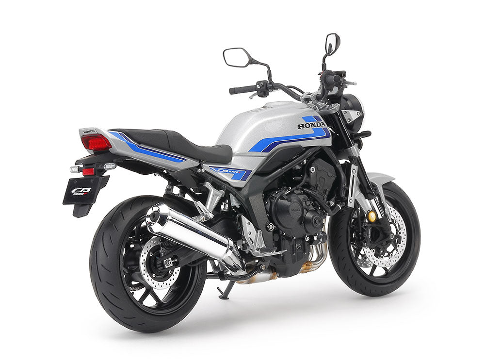 Foto posterior de la maqueta de la motocicleta Honda CB1000F en escala 1:12 de Tamiya referencia 14144