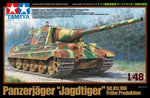 Portada de la caja de la maqueta del cazacarros alemán Jagdtiger en versión inicial en escala 1:48 de Tamiya referencia 32569