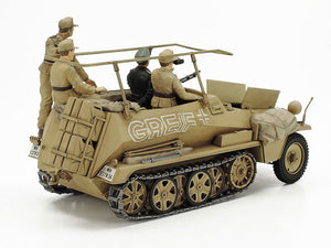 Foto trasera de la maqueta del vehículo alemán Sd.Kfz.250/3 Greif en escala 1:35 de Tamiya referencia 35113