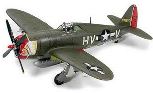 TAMIYA (1/72) Republic P-47D Thunderbolt "Razorback"