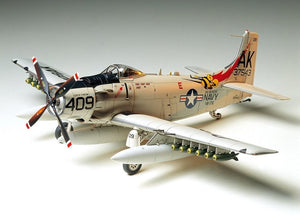 TAMIYA (1/48) Douglas A-1H Skyraider U.S. Navy